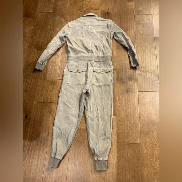 James Perse tan long sleeve button front jogger style jumpsuit XS - Picture 6 of 8